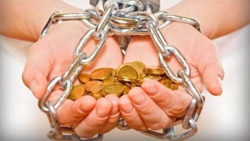 sahip olduğunuzdan daha fazla para harcamak