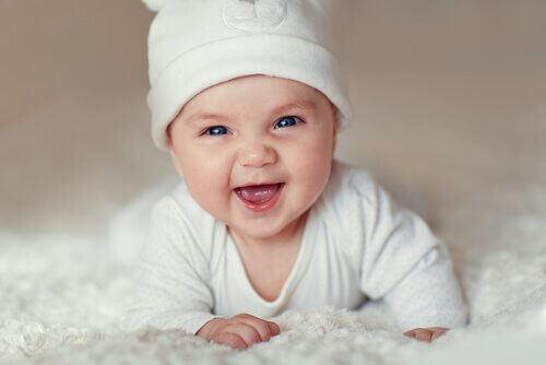 Bir Bebeğin Gülümsemesi Bize Ne Anlatır?