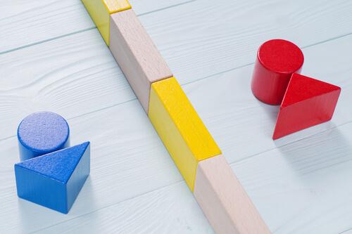 kırmızı ve mavi bloklarla cinsiyet temsili