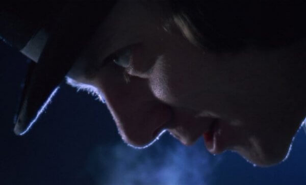 şapkalı adam sahnesi