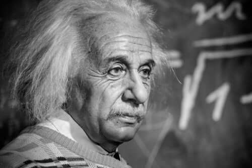 ünlü bir einstein fotoğrafı