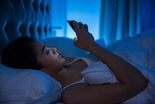 uykudan önce cep telefonu kullanımı