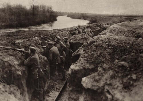 I. Dünya Savaşı sırasında cephedeki askerler.