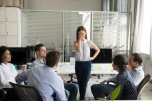 Dilbert İlkesi: Yetersizlerin İşte Yükselmesi