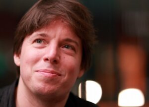 Metroda Bir Kemancı: Gerçekten Görmeden Baktığımızın Kanıtı