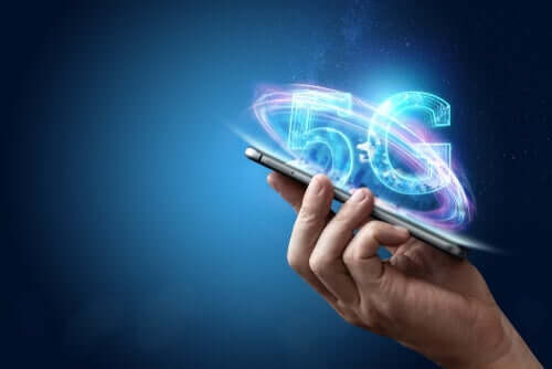 5G teknolojisine sahip olan bir telefon.