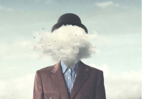 Kafası bulut olan adam