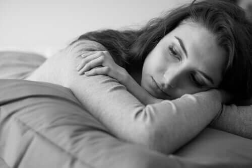 ilişkide yalnız hissetmek