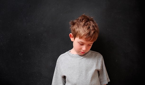 Çocuklar ebeveynlerinin taleplerine tepki olarak psikolojik bozukluklar geliştirebilirler.