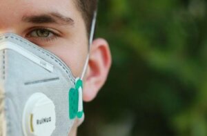 Dünyaya Maske Arkasından Bakmanın Psikolojik Etkisi