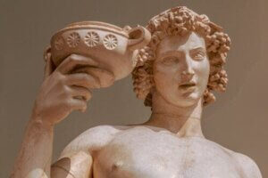 Şarap ve Zevk Tanrısı Dionysos Efsanesi