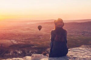 Siz Hayata Hazırlanırken, Hayat Yanınızdan Geçip Gider