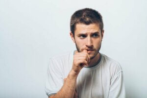 Venüstrafobi: Güzel Kadınlardan Korkmak