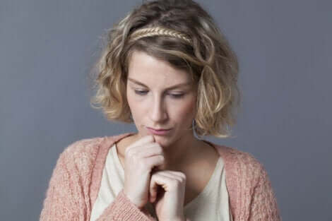 Duygular hakkında konuşmayı reddeden güvensiz insanlar her yerde