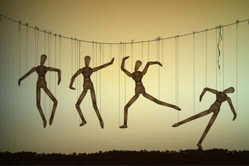 Biyopolitika ve insanların kontrolü