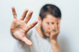 Mowrer'ın İki Faktör Teorisi: Korkularınız Böyle Çalışır