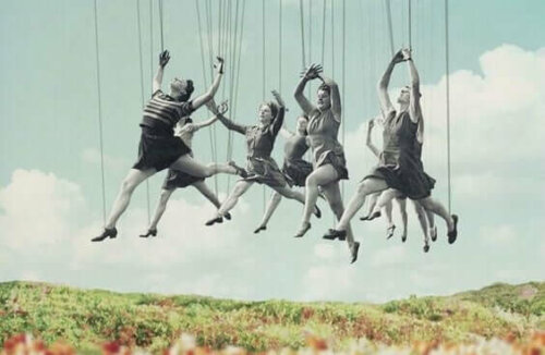 İpe asılı kuklalar