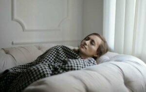 Aşırı Uykulu Olma Durmunun Muhtemel Nedenleri