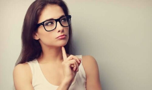 déjà vu: düşünen bir kadın