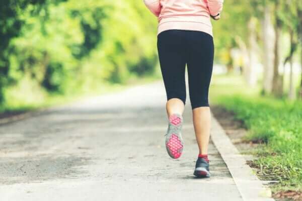 Endorfini artırmak için jogging yapmak.