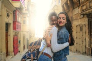 Sarılmak İçin Dört Yöntem ve Bilime Göre Yararları