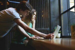 Siber Flört Suistimali - Nasıl Yeniden Kontrol Kazanılır