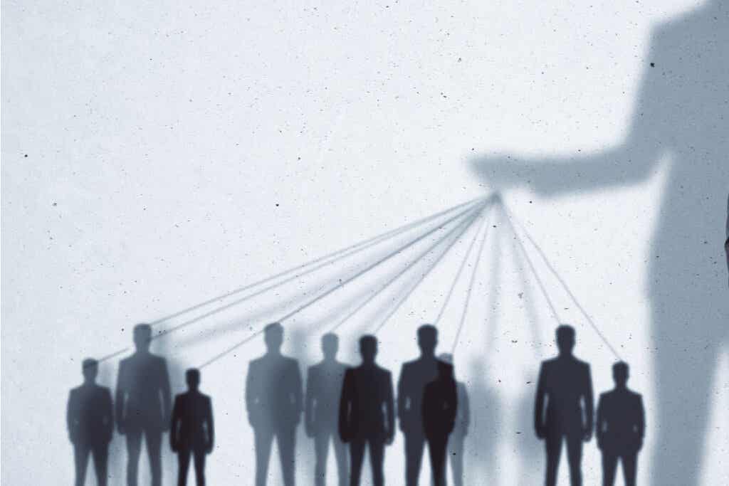 manipüle eden kukla oynatıcı